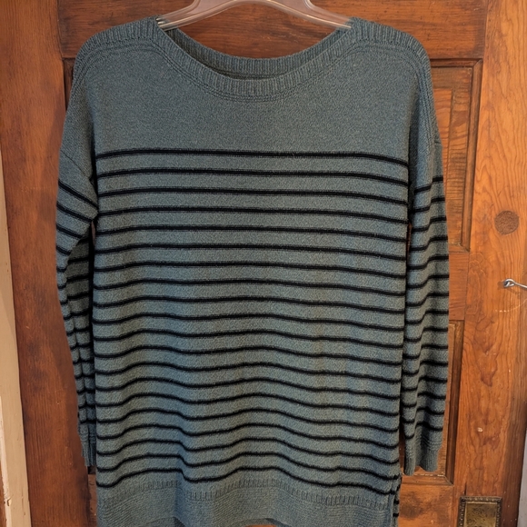 Old Navy Green and Black Crew Neck Sweater - Picture 1 of 9